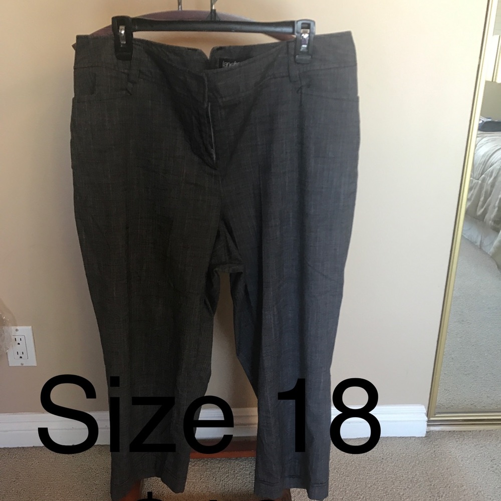 Checkered ankle pants